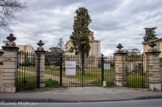 <center>L'Armande en 2013.</center>A noter les beaux vases d'Anduze décorant
l'entrée de la propriété.