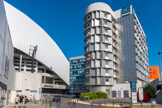 <center>Autour du stade.</center>