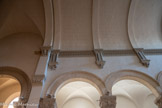 <center>Eglise de Sainte Marguerite.</center>Les consoles du côté droit, avec à gauche, le Sacrifice d'Abraham.