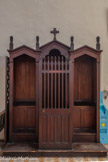 <center>Eglise de Sainte Marguerite.</center>Bas-côté droit. Un confessional.